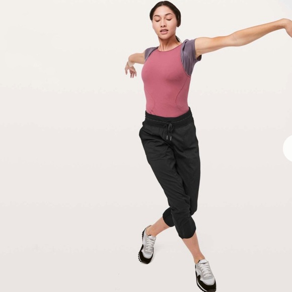 Lululemon Dance Studio Crop 25” Lightweight Performance Pant Black 4 - Picture 6 of 16